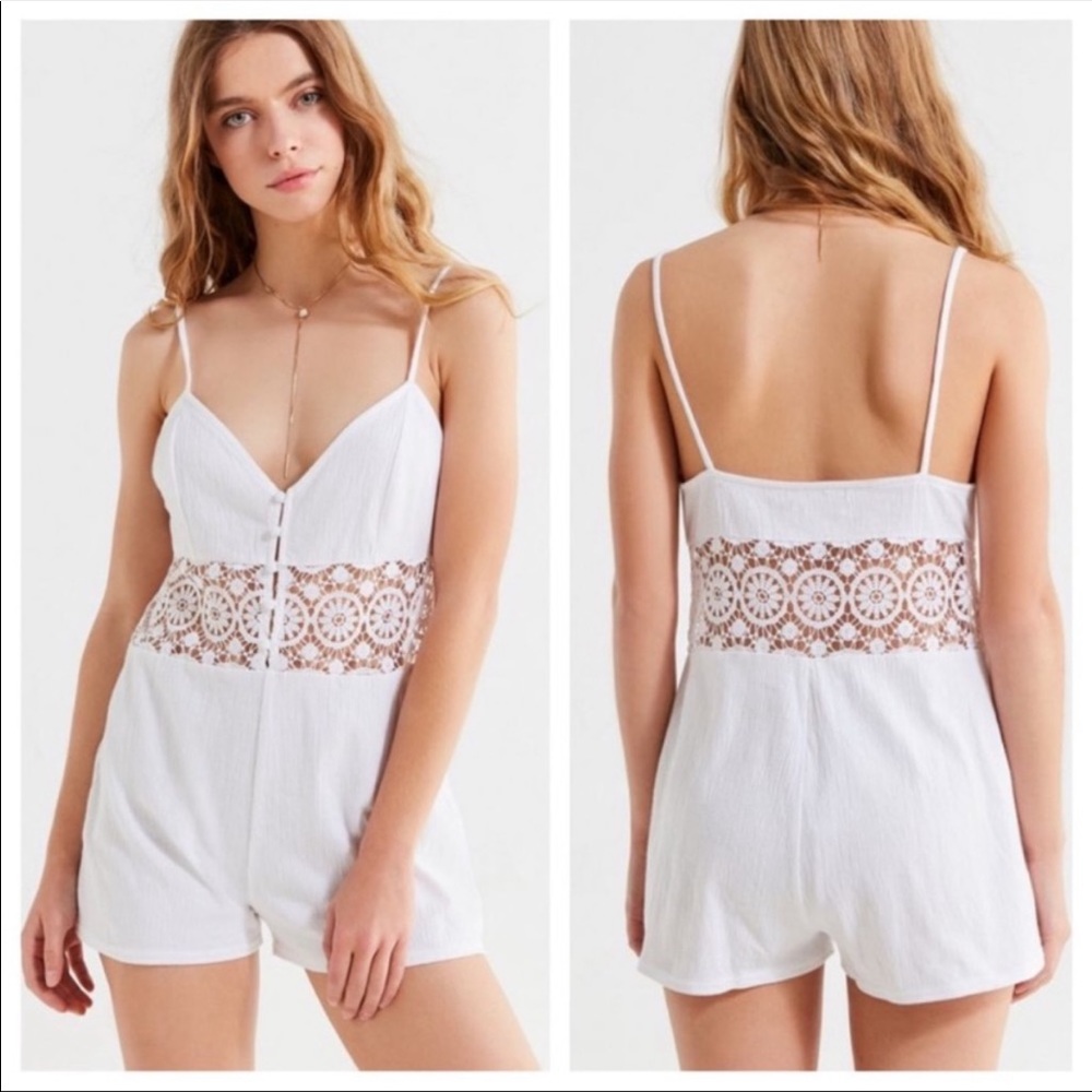 URBAN OUTFITTERS WHITE ROMPER